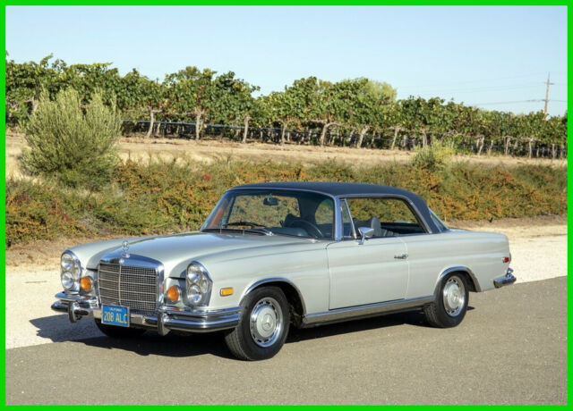 Mercedes-Benz 200-Series 1970 image number 0