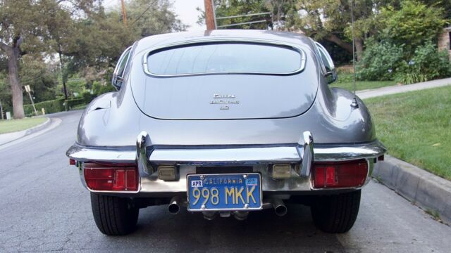 Jaguar E-Type 1969 image number 1