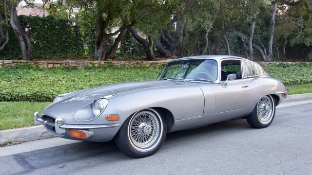 Jaguar E-Type 1969 image number 29