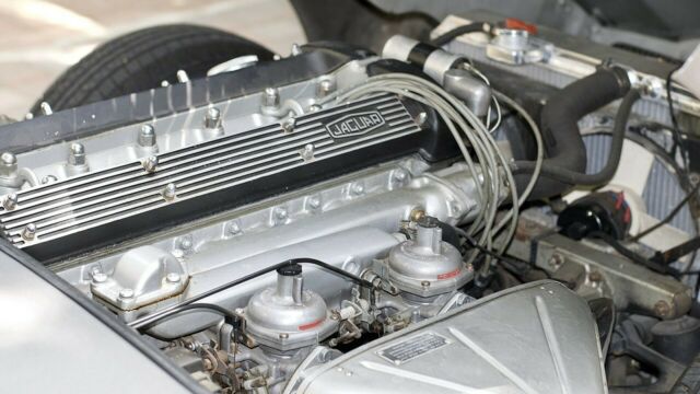 Jaguar E-Type 1969 image number 46