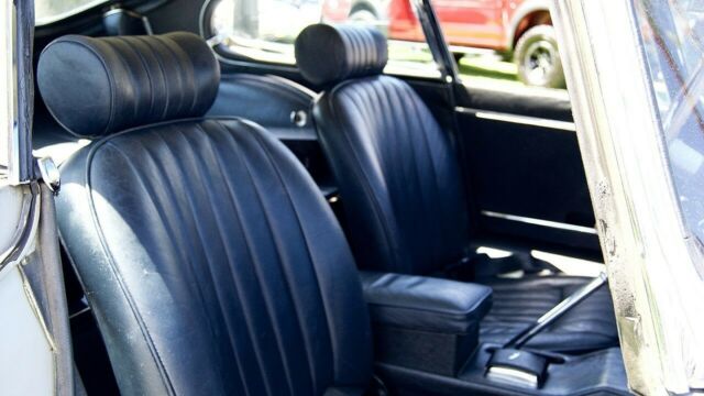 Jaguar E-Type 1969 image number 7