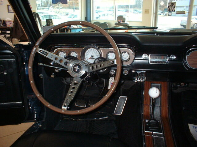 Ford Mustang 1965 image number 10