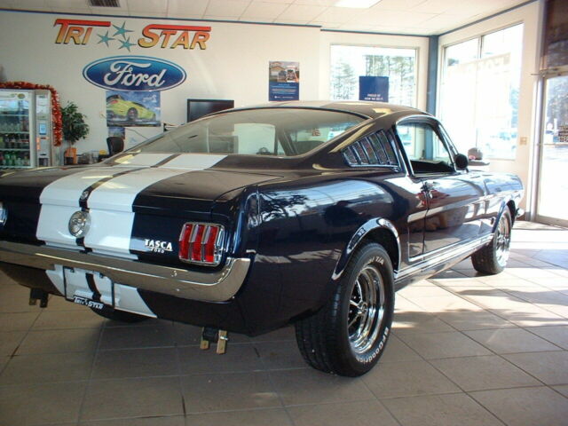 Ford Mustang 1965 image number 2