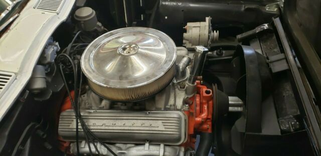 Chevrolet Corvette 1966 image number 14