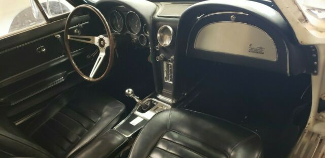 Chevrolet Corvette 1966 image number 15