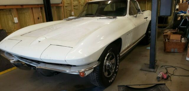 Chevrolet Corvette 1966 image number 32