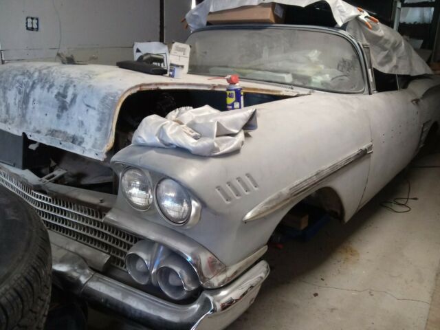 Chevrolet Impala 1958 image number 1
