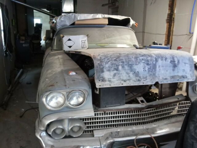 Chevrolet Impala 1958 image number 12