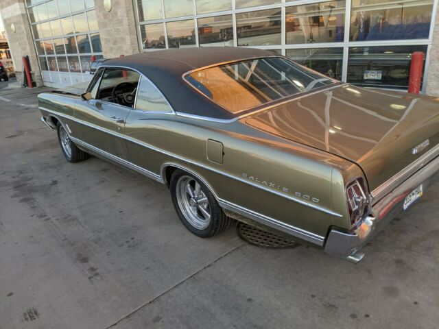 Ford Galaxie 1967 image number 15