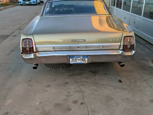 Ford Galaxie 1967 image number 19