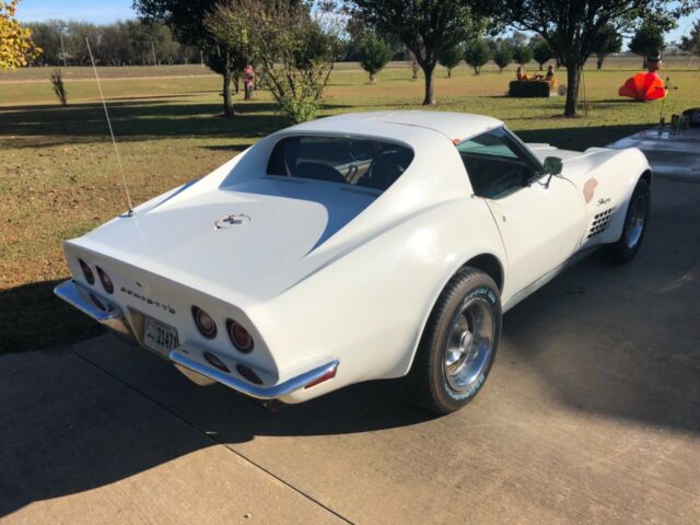 Chevrolet Corvette 1972 image number 15