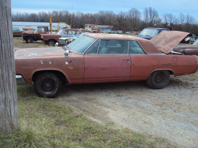 Pontiac Grand Prix 1963 image number 1