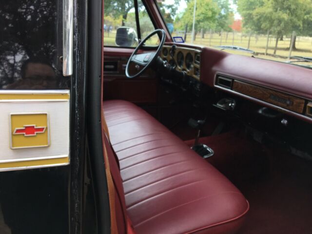 Chevrolet C-10 1977 image number 11