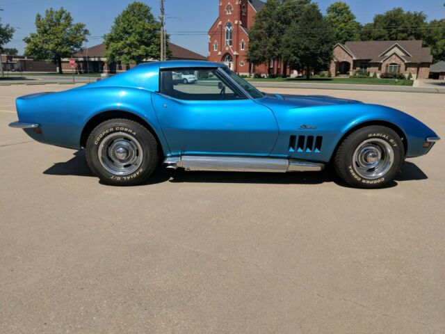 Chevrolet Corvette 1969 image number 4