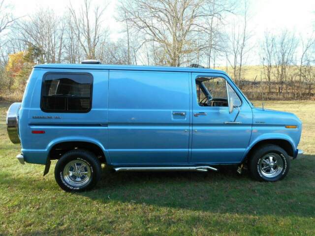 Ford E-Series Van 1975 image number 21