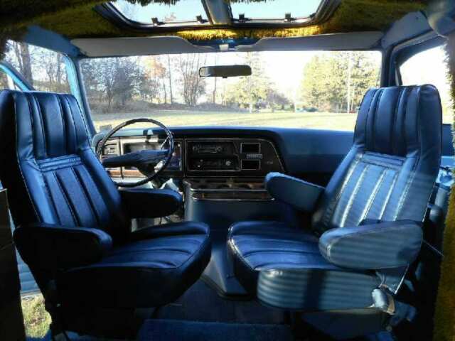 Ford E-Series Van 1975 image number 22