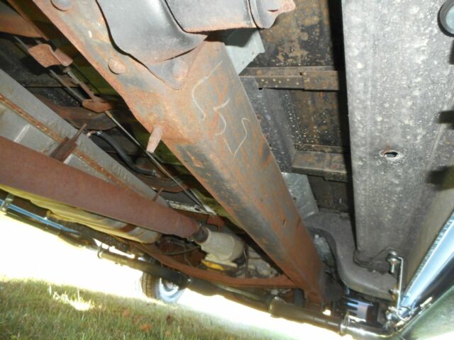 Ford E-Series Van 1975 image number 23