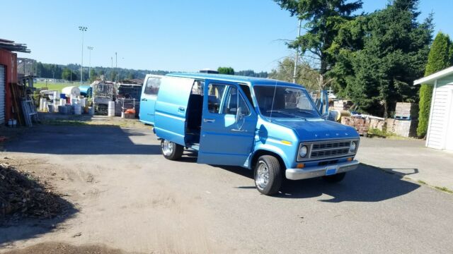 Ford E-Series Van 1975 image number 31