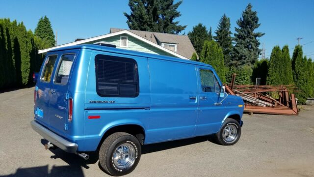 Ford E-Series Van 1975 image number 36