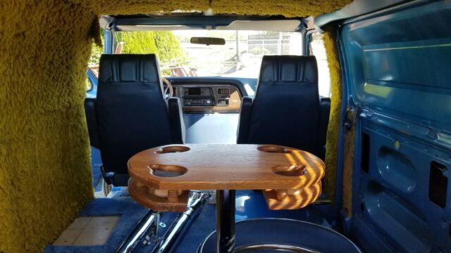 Ford E-Series Van 1975 image number 37