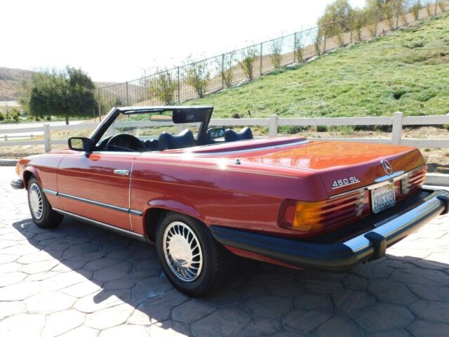 Mercedes-Benz SL-Class 1977 image number 26