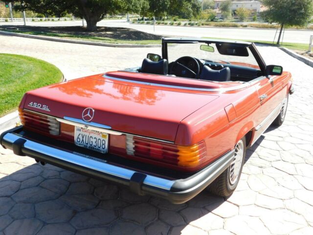 Mercedes-Benz SL-Class 1977 image number 31