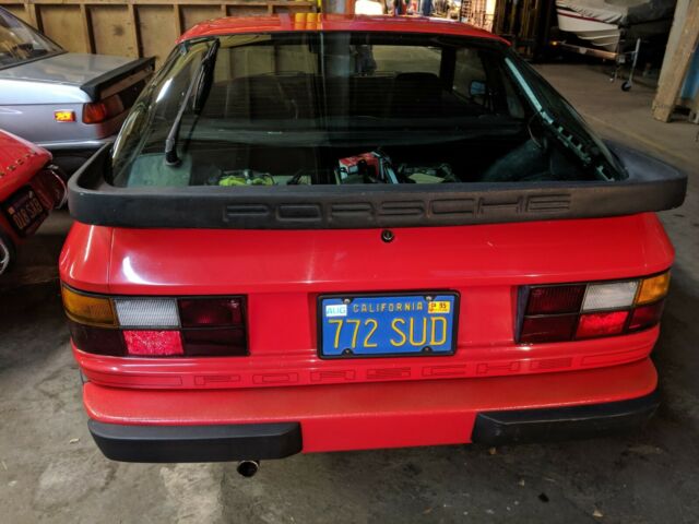 Porsche 924 1977 image number 2