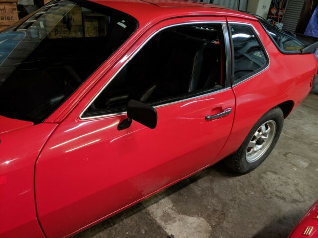 Porsche 924 1977 image number 9