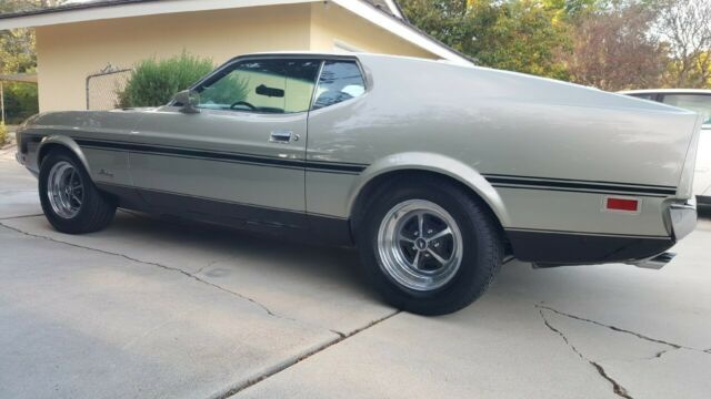 Ford Mustang 1971 image number 20