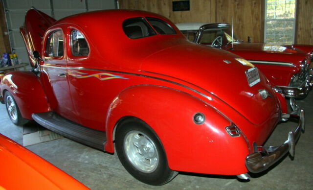 Ford Deluxe 1940 image number 14