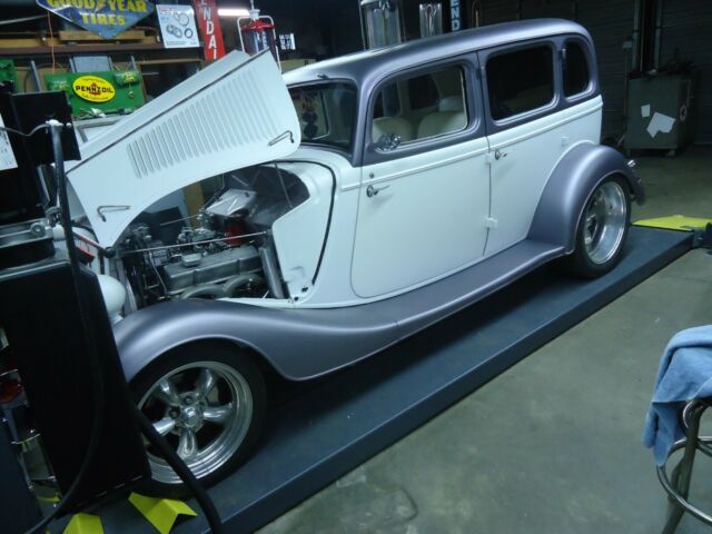 Ford 4 door 1934 image number 20