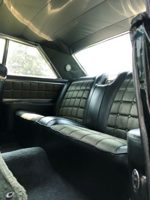 Oldsmobile Ninety-Eight 1964 image number 18