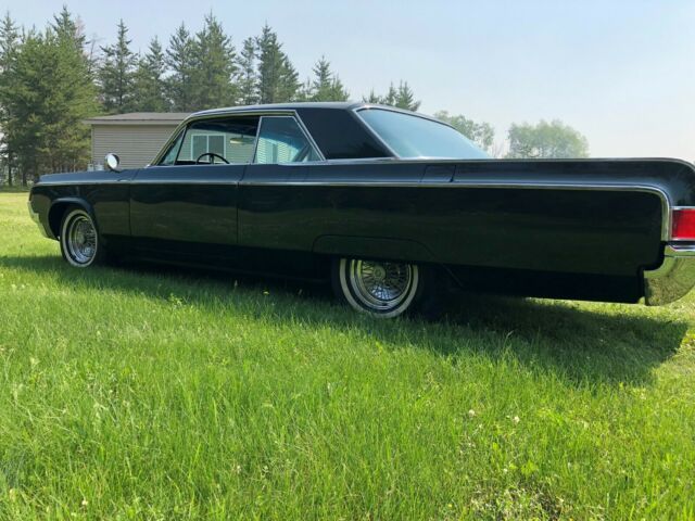 Oldsmobile Ninety-Eight 1964 image number 3