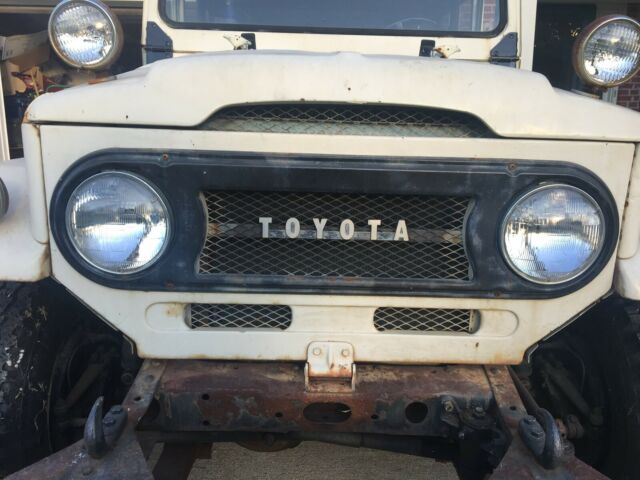 Toyota Land Cruiser 1973 image number 7