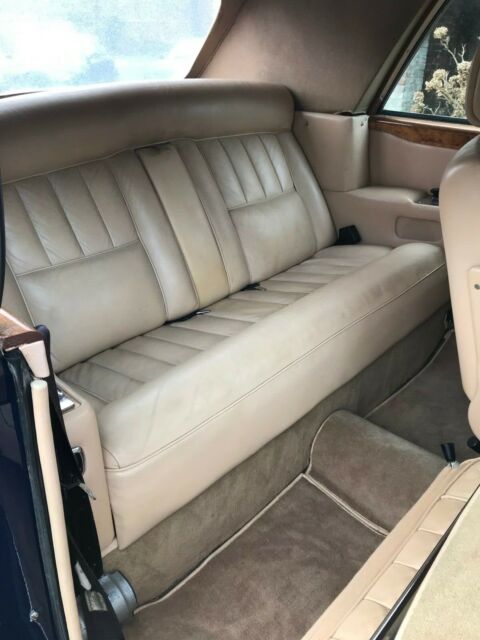 Rolls-Royce Corniche 1977 image number 14