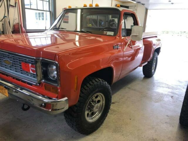 Chevrolet C/K Pickup 2500 1974 image number 2