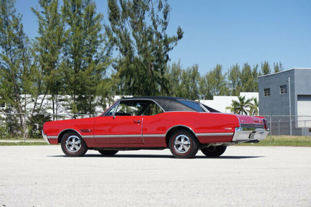 Oldsmobile 442 1966 image number 22