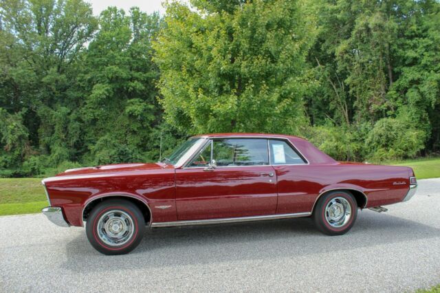 Pontiac GTO 1965 image number 0