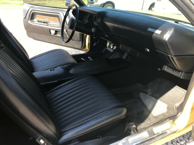 Dodge Challenger 1972 image number 14