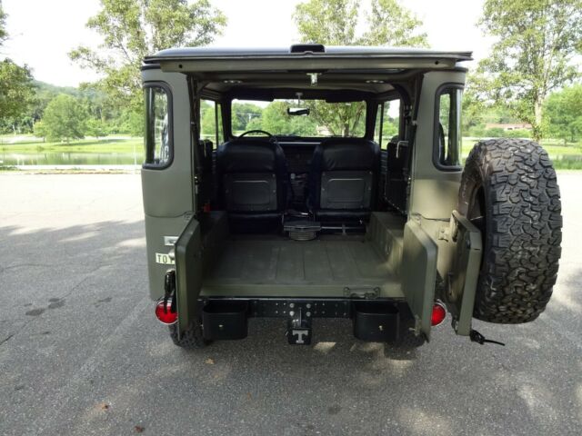 Toyota Land Cruiser 1972 image number 7