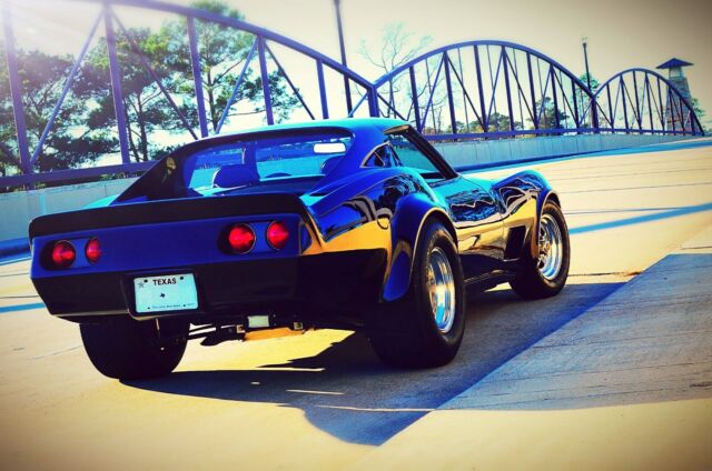 Chevrolet Corvette 1976 image number 0