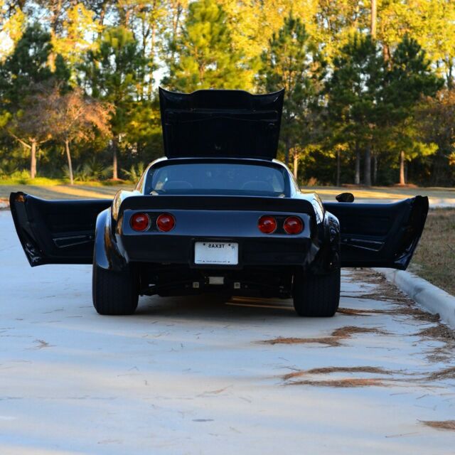 Chevrolet Corvette 1976 image number 4