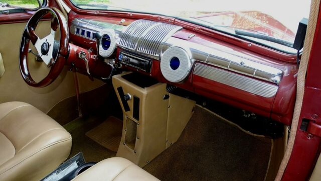 Ford Super Deluxe 1947 image number 14