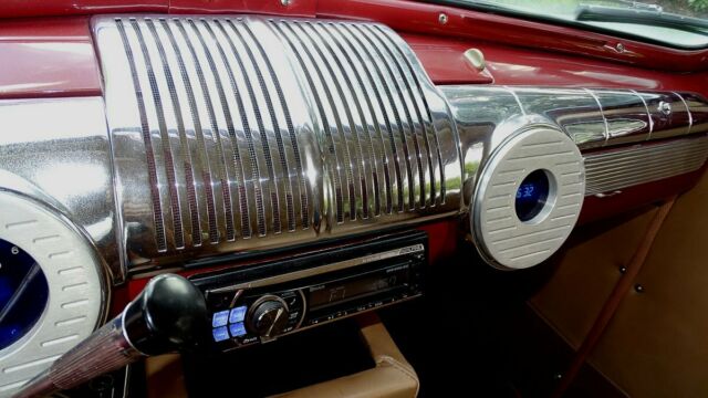 Ford Super Deluxe 1947 image number 16
