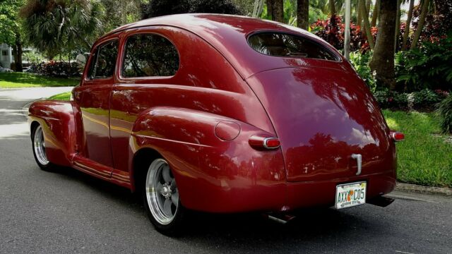 Ford Super Deluxe 1947 image number 6