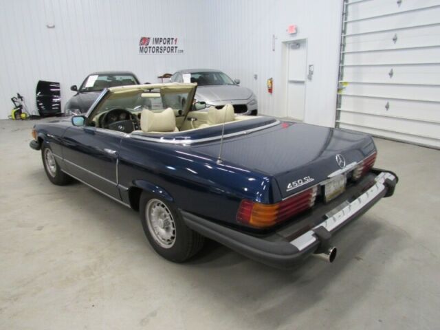 Mercedes-Benz SL-Class 1975 image number 12