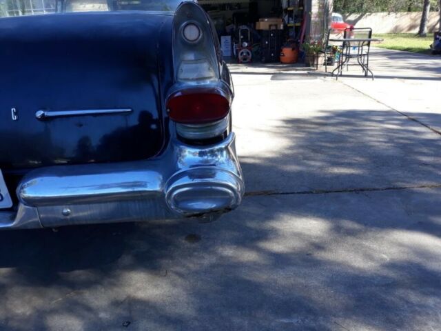 Pontiac Star Chief 1957 image number 11