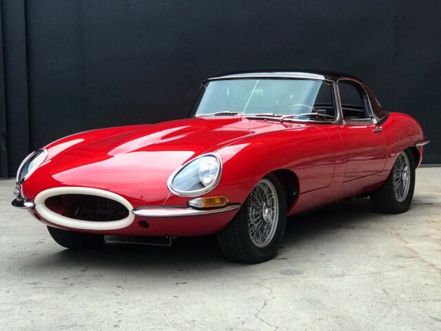 Jaguar E-Type 1963 image number 24