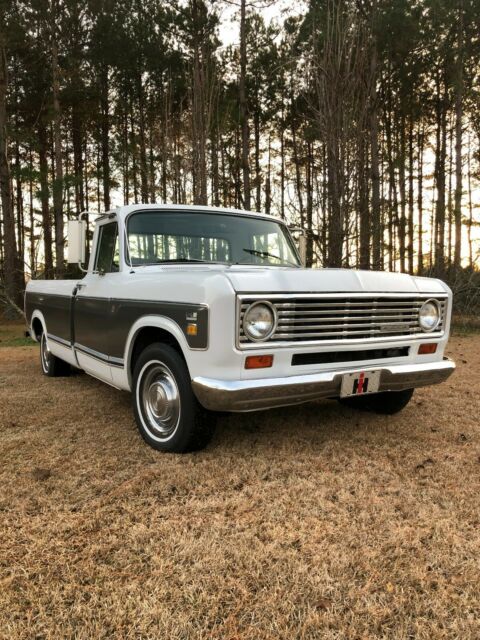International Harvester 100 1974 image number 1