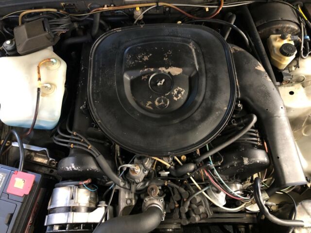 Mercedes-Benz 400-Series 1977 image number 36